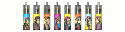 Een rij wegwerp-vape-apparaten met kleurrijke ontwerpen van tekenfilmapen met verschillende outfits en accessoires.