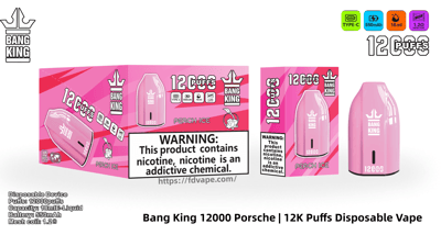 Vape desechable "Peach Ice" de Pink Bang King y empaque minorista en caja que presenta un dispositivo rosa redondeado estilo Porsche con la etiqueta 12K puffs, íconos para carga tipo C, batería de 550 mAh, e-líquido de 18 ml y bobina de malla, y una advertencia de nicotina prominente en el frente de la caja.
