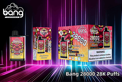Confezione monouso per vaporizzatore Bang 28000 Strawberry Banana dal design vivace, con grafica raffigurante un diavolo rosso ed etichetta di avvertenza sulla nicotina.