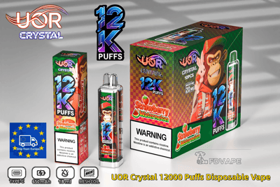 Colorido empaque desechable para vapeo UOR Crystal 12K Puffs, sabor Fresa Sandía, con dispositivo y etiquetas de advertencia.