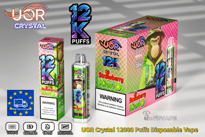 Kit de vapeo desechable UOR Crystal 12000 Puffs sabor fresa kiwi, mostrado con cajas coloridas y un dispositivo de mano.
