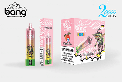 Appareil de vape jetable Bang au goût « Peach Ice », 20 000 bouffées, présenté avec un emballage rose comportant un personnage de dessin animé et une étiquette d'avertissement sur la nicotine.