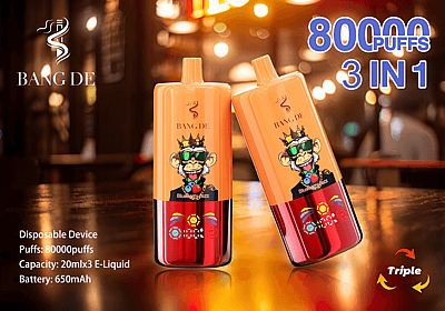 Imagen promocional de los dispositivos de vapeo desechables Bang De, que presenta un diseño vibrante con una ilustración de un mono coronado, que muestra especificaciones del producto como 80,000 bocanadas, capacidad de 20 ml x3 de e-líquido y batería de 650 mAh sobre un fondo de iluminación cálida.