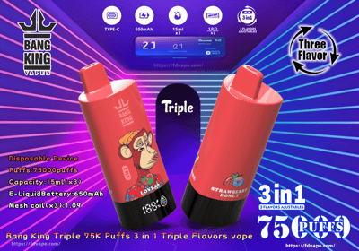 Immagine promozionale che presenta il dispositivo di svapo usa e getta Bang King Triple, evidenziandone la capacità di 75.000 tiri, i tre aromi regolabili da 15 ml, il design a ciambella alla fragola e la compatibilità con la ricarica Type-C.