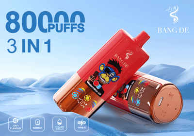 Werbebild der Einweg-Vaporizer von Bang De mit einem leuchtenden Design, auf dem ein Comic-Affe und „Watermelon Ice“ vor einer verschneiten Landschaft abgebildet sind, und das Funktionen wie 80.000 Züge, 3-in-1-Aroma und Aufladen über USB Typ C hervorhebt.