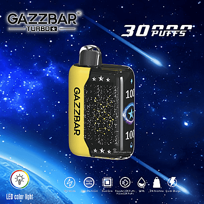 GAZZBAR Turbo-Vape-Gerät mit kosmischem Design und gelber Seitenwand, Aufschrift „30.000 Puffs“ und ausgestattet mit LED-Farblicht, VPU im Inneren, Dual Core Mesh Coil, 25K-Puff-Modus, 15K-Pulse-Puff-Modus, 18 ml Fassungsvermögen, 5% Nikotin und Schnellladesymbolen vor einem Weltraumhintergrund.