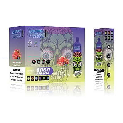 Produktverpackung für Vopk Tornado mit Watermelon Brazz Ice-Geschmack. Das Design der Schachtel enthält eine grüne Totenkopfgrafik mit Gehirn und Augen sowie Informationen zu 9000 Zügen, Nikotinwerten und wiederaufladbaren Funktionen. Ein Nikotinwarnhinweis ist ebenfalls vorhanden.