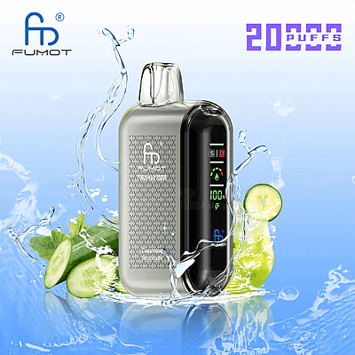 Un elegante dispositivo de vapeo Fumot Tornado 20000 con pantalla digital está rodeado de salpicaduras de agua, hojas de menta y rodajas de pepino.