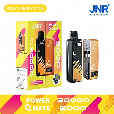 Verpakking en apparaatdisplay voor het elektronische product JNR Power Mate in de smaak Fizzy Cherry Cola, waarbij het apparaat wordt gepresenteerd met een oranje en zwart kleurverloop naast de functionele kenmerken en een levendige branding.