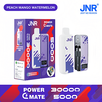 Verpakking en apparaat voor de JNR Power Mate in de smaak Peach Mango Watermelon, met een compact paars en wit ontwerp en gelabelde specificaties van 30.000 trekjes en een batterij van 5000 mAh.