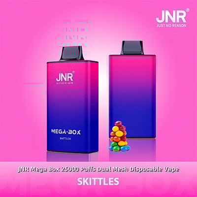JNR Mega Box wegwerp-vape-apparaten in een roze en paars verloopontwerp tegen een roze achtergrond, met een stapel kleurrijke Skittles-snoepjes en productbranding met de nadruk op "25000 Puffs Dual Mesh", wat de "Skittles"-smaak benadrukt.