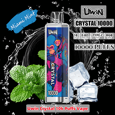 Uma caneta vape colorida com o desenho de um macaco fumante ao lado de folhas de hortelã fresca e cubos de gelo contra um fundo de respingos de água, destacando as características do produto de 10.000 tragadas, uma bobina de malha e luzes RGB em seu sabor "Miami Mint".