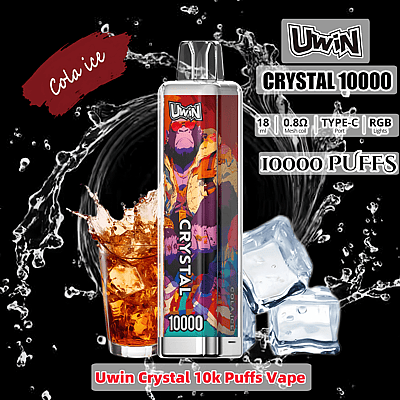 Imagem promocional retratando o dispositivo de vaporização Uwin Crystal 10000 com um design com sabor de Cola Ice, juntamente com imagens de refrigerante e cubos de gelo espirrando em um fundo escuro.