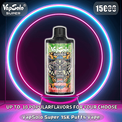 Imagen promocional que presenta el dispositivo de vapeo VapSolo Super etiquetado con el sabor 'Double Apple' y resalta la capacidad de 15,000 bocanadas, rodeado de anillos de neón y texto vibrante que promociona hasta 10 sabores populares.