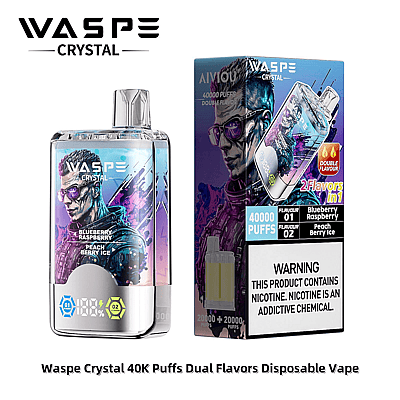 Een Waspe Crystal-vapeapparaat met twee smaken, Blueberry Raspberry en Peach Berry Ice, tentoongesteld naast de verpakking waarop staat dat de e-sigaret geschikt is voor 40.000 trekjes en waarop een nicotinewaarschuwing staat.
