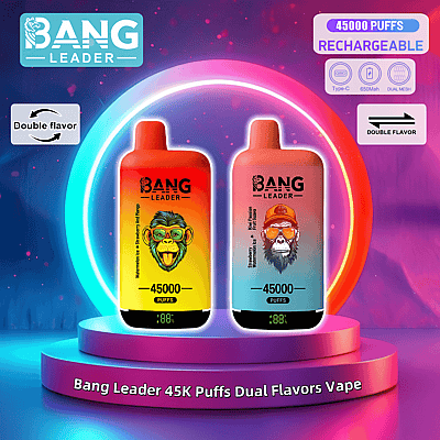 Twee oplaadbare Bang Leader 45K Puffs vape-apparaten worden gepresenteerd onder een gloeiend, rond neonlicht met kleurrijke achtergronden, waarbij kenmerken zoals de twee smaken en de capaciteit van 650 mAh worden benadrukt.