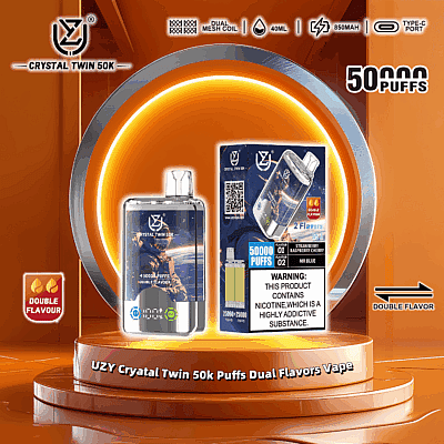 Werbebild, das das Vape-Gerät UZY Crystal Twin 50k Puffs mit zwei Geschmacksrichtungen und hervorgehobenen wichtigen Spezifikationen in einem futuristischen Design in Orange zeigt.