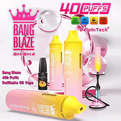 Advertentie voor Bang Blaze Shisha-vapingproducten met drie kleurrijke navulbare apparaten met de aanduiding "40.000 trekjes", een zwarte fles met het opschrift "Mango Peach" en een aanduiding voor een Type-C-oplaadpoort, tegen een opvallende roze en witte achtergrond met bubbels.