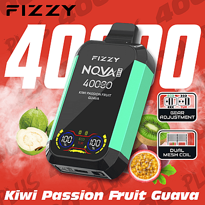 Grafik mit einem Fizzy NQVA Plus-Vape-Gerät in schwarz-grünem Design, das seine Funktionen wie 400 Züge, Doppelnetzspule und Gangeinstellung hervorhebt, vor einem roten Hintergrund mit Bildern von Kiwi, Passionsfrucht und Guave.