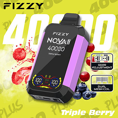 Werbebild des Fizzy Nova Plus-Geräts mit Triple Berry-Geschmack, farbenfrohen Fruchtillustrationen, 400 Zügen Kapazität, Gangeinstellung, Dual Mesh Coil-Funktion und einem leuchtend violetten Design.