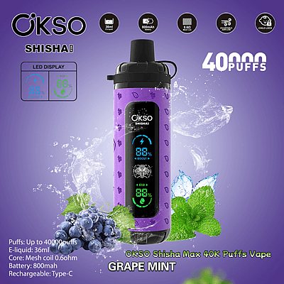 Reklambild av OKSO Shisha Max 40K Puffs Vape i smaken Grape Mint, med en lila vape-enhet med LED-display, omgiven av myntablad och vindruvor mot en lila bakgrund.