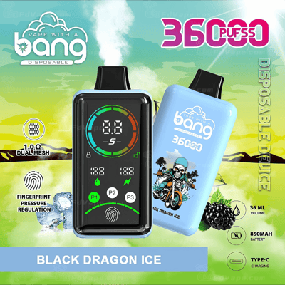 Appareil de vapotage jetable avec la marque « Bang », comprenant « 3600 bouffées », un écran numérique et étiqueté saveur « Black Dragon Ice », avec des éléments de conception comprenant un crâne sur une moto, des images de mûre et des spécifications telles qu'une capacité de 36 ml, une batterie de 850 mAh, un chargement de type C et une technologie à double maille.