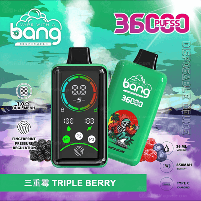Publicité colorée pour un appareil à vapotage jetable doté d'une unité de commande noire avec affichage numérique et d'une unité à vapotage verte étiquetée « TRIPLE BERRY ». L'arrière-plan comprend un paysage pittoresque avec des nuages et un soupçon d'eau, ainsi que des spécifications de produit et des icônes pour des fonctionnalités telles qu'une bobine à double maille et des détails sur la batterie.