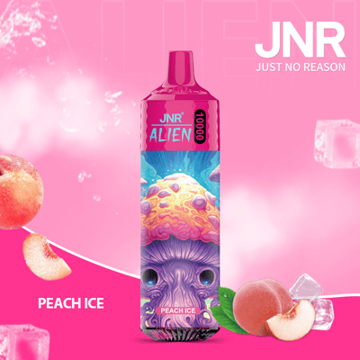 Un vaporisateur rose marqué « JNR ALIEN 10000 » avec un design coloré sur le thème extraterrestre, entouré d'images de pêches, de glaçons et d'un fond rose faisant la publicité de la saveur Peach Ice.