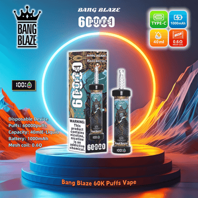 Image promotionnelle pour la vape Bang Blaze 60K Puffs Mixed Berries avec des fonctionnalités telles qu'une capacité d'e-liquide de 40 ml, une batterie de 1000 mAh et une bobine en maille de 0,6 Ω, mises en valeur sur un fond abstrait coloré.