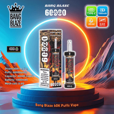 Image promotionnelle pour la vape jetable Bang Blaze 60K Puffs présentant le produit avec un design complexe sur le thème du dragon, avec des spécifications clés, notamment 60 000 bouffées, une capacité d'e-liquide de 40 ml, une batterie de 1 000 mAh, une bobine en maille de 0,6 Ω, une charge de type C et une étiquette d'avertissement de nicotine, sur un fond circulaire vibrant.