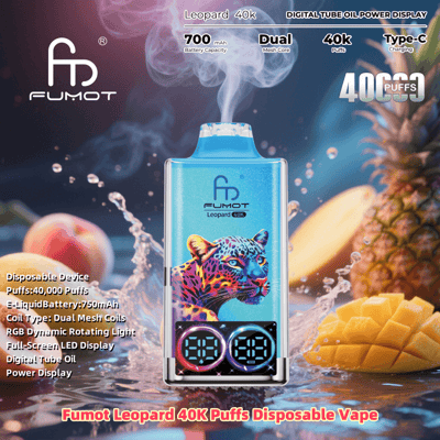 Vape jetable Fumot Leopard 40K Puffs avec un design léopard illustré affiché aux côtés de spécifications telles que 40 000 bouffées, une batterie de 700 mAh et des fonctionnalités telles que des bobines à double maille, un éclairage RVB et une charge de type C, sur fond de fruits tropicaux.