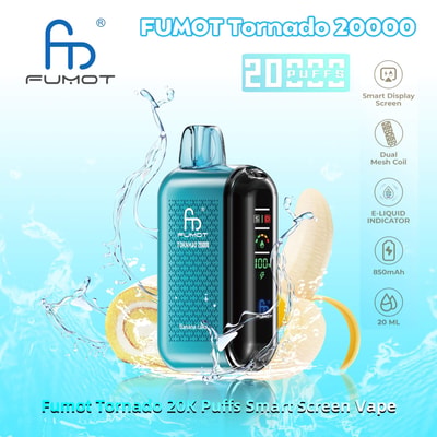 Image d'un appareil de vapotage FUMOT Tornado 20000 doté de 20 000 bouffées, d'un écran d'affichage intelligent, d'une bobine à double maille, d'un indicateur d'e-liquide et d'une capacité de 850 mAh avec une saveur de gâteau à la banane, entouré d'éclaboussures d'eau.
