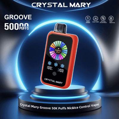 Das Bild zeigt das Crystal Mary Groove Vape-Gerät mit modernem Design, einem roten Gehäuse, einem Touchscreen-Display und hervorgehobenem Text mit erweiterten Funktionen, platziert auf einer beleuchteten Bühne mit im Hintergrund sichtbaren Produktwerbedetails.