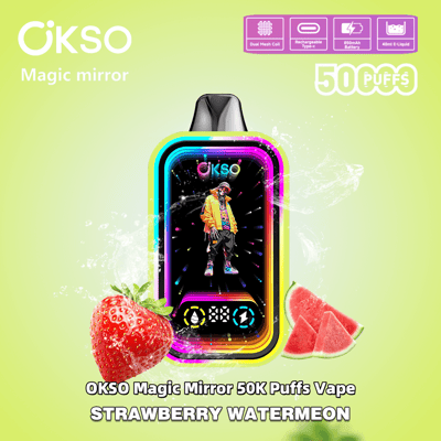 Publicité Vape mettant en vedette l'appareil OKSO Magic Mirror avec un design néon coloré, le texte « 50 000 bouffées », des saveurs de fraise et de pastèque et des spécifications de produit comme une bobine à double maille et une batterie rechargeable sur fond vert.
