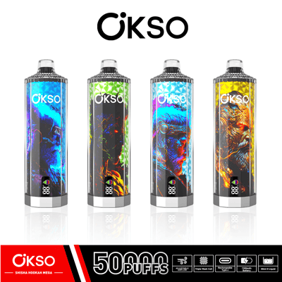 Une image de produit présentant quatre appareils OKSO Shisha Hookah Mega avec des motifs décoratifs, avec des couleurs vives et des illustrations complexes, ainsi qu'une marque et des spécifications indiquant 50 000 bouffées, un flux d'air réglable, une batterie rechargeable et une capacité d'e-liquide.