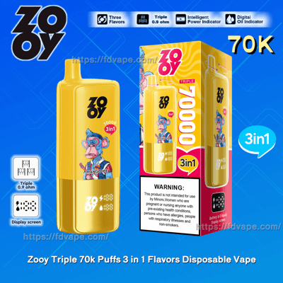 黄色の Zooy 使い捨てベイプ デバイス。70,000 回の吸引が可能で、マンゴー アイスを含む「3 in 1」フレーバーのラベルが貼られており、明るい青色の背景にパッケージの横に展示されています。