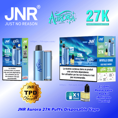 Publicité de produit montrant une vape jetable JNR Aurora bleue et un emballage étiqueté 27K bouffées avec la saveur Blue Razz Cherry (Myrtille Cerise), un avertissement sanitaire français concernant la nicotine, un sceau certifié JNR TPD et une note sur un kit de dosettes rechargeables remplaçables de 2 + 10 ml.