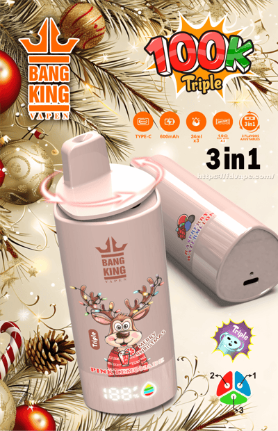 Pink Bang King Vapen 100K Triple dispositivo de vapeo desechable 3 en 1 que presenta un reno de dibujos animados y una etiqueta 'Pink Lemonade', que se muestra con una segunda unidad rosa sobre un fondo festivo de ramas de pino y adornos, con íconos para carga tipo C, batería de 600 mAh, capacidad x3 de 24 ml y sabores triples ajustables.